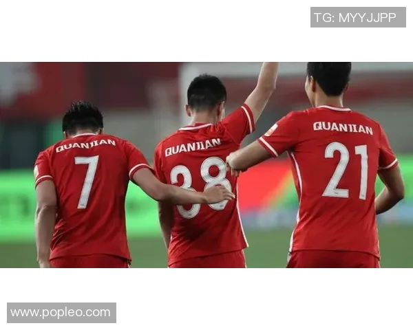 权健与上港精彩对决重播回顾赛场瞬间与精彩进球分析