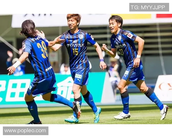 横滨FC迎战爱媛FC展现足球激情与团队精神的较量 横滨FC迎战爱媛FC展现足球激情与团队精神的较量